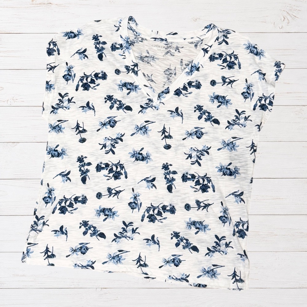 NWT Lucky Brand Floral V-Neck Slub Knit Tee Blue White Cotton Modal Small - Picture 1 of 8